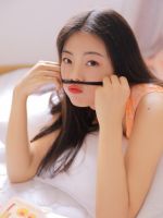 90后邻家少女裸足漂亮自然美女写真